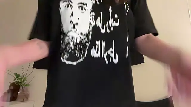 Snapshot of ur_molly chatting on March 2026 01:37:02 PM ur molly online show from March 2026 01:37:02 PM