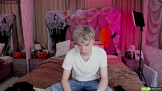 TrevorBenson online show from October 2025 03:21:02 AM