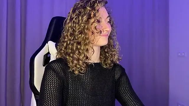 lady curls online show from December 2024 10:29:01 PM