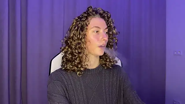 lady curls online show from December 2024 10:01:02 PM