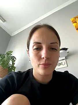 Snapshot of AmiLavs chatting on November 2025 11:44:01 AM AmiLavs online show from November 2025 11:44:01 AM