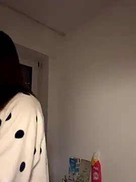 Snapshot of EmilyWi_ chatting on October 2025 05:10:01 PM EmilyWi online show from October 2025 05:10:01 PM