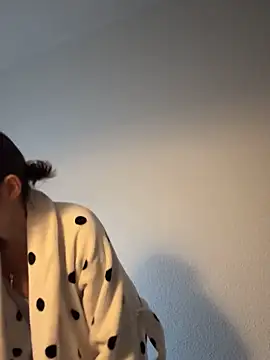 Snapshot of EmilyWi_ chatting on October 2025 03:55:01 PM EmilyWi online show from October 2025 03:55:01 PM