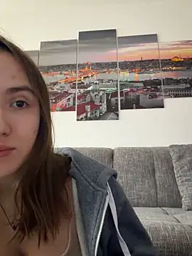 EmilyWi  online show from November 2025 01:43:03 PM