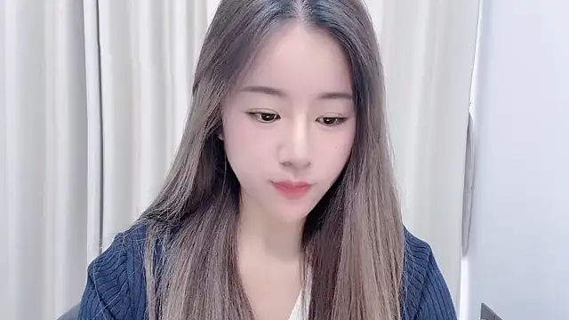 Snapshot of chloe-01 chatting on January 2025 04:12:01 AM chloe-01 online show from January 2025 04:12:01 AM