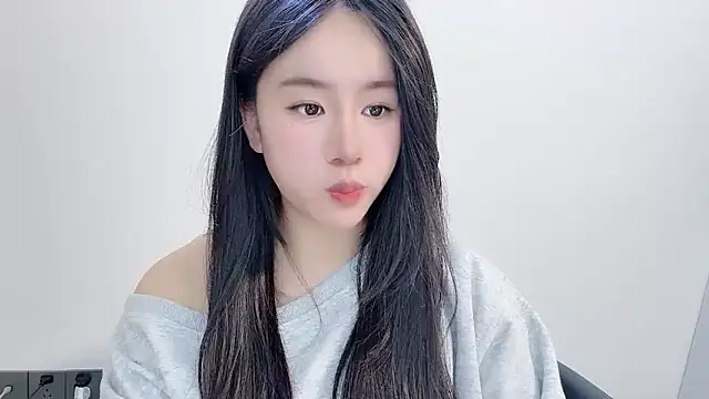 Snapshot of chloe-01 chatting on December 2025 12:33:02 PM chloe-01 online show from December 2025 12:33:02 PM