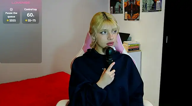 HiScarlett online show from March 2025 01:50:02 PM