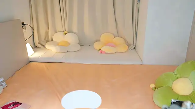 Eimile online show from December 2024 06:05:02 PM