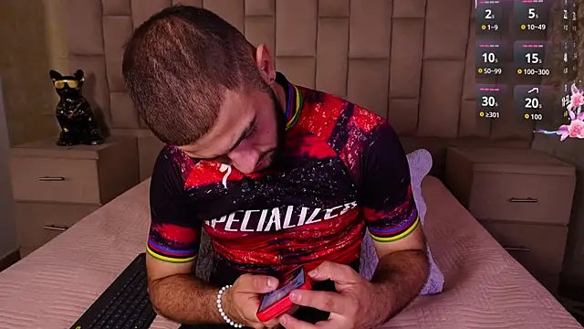 MaximusDick1  online show from December 2025 05:06:02 AM