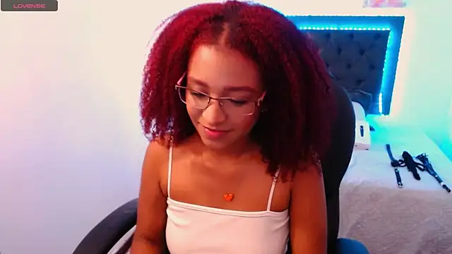 Snapshot of Lorena_Vieira_ chatting on January 2025 04:51:02 PM Lorena Vieira  online show from January 2025 04:51:02 PM