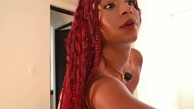 Snapshot of Lorena_Vieira_ chatting on October 2025 05:48:02 PM Lorena Vieira  online show from October 2025 05:48:02 PM