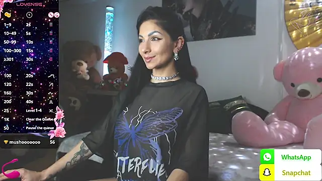 Snapshot of EvelynAisha chatting on January 2025 05:37:02 PM EvelynAisha online show from January 2025 05:37:02 PM