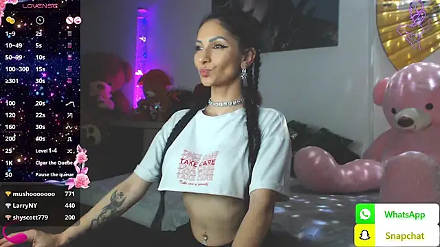 Snapshot of EvelynAisha chatting on February 2025 07:13:01 PM EvelynAisha online show from February 2025 07:13:01 PM