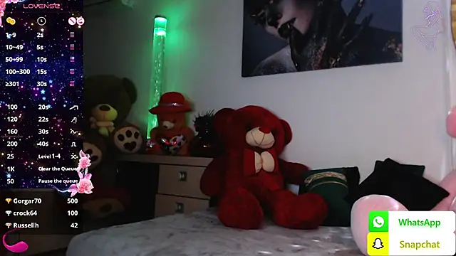 Snapshot of EvelynAisha chatting on February 2025 03:58:01 PM EvelynAisha online show from February 2025 03:58:01 PM