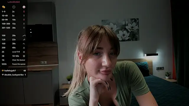 Snapshot of chloewallace chatting on March 2025 07:32:01 PM chloewallace online show from March 2025 07:32:01 PM