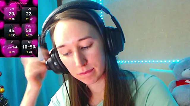 Snapshot of --Model--2 chatting on January 2025 12:35:01 AM --Model--2 online show from January 2025 12:35:01 AM