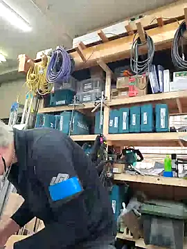 Snapshot of da--------i chatting on March 2025 07:53:02 AM da--------i online show from March 2025 07:53:02 AM