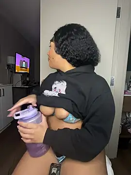 Snapshot of dvtbvby chatting on February 2025 09:10:01 AM dvtbvby online show from February 2025 09:10:01 AM