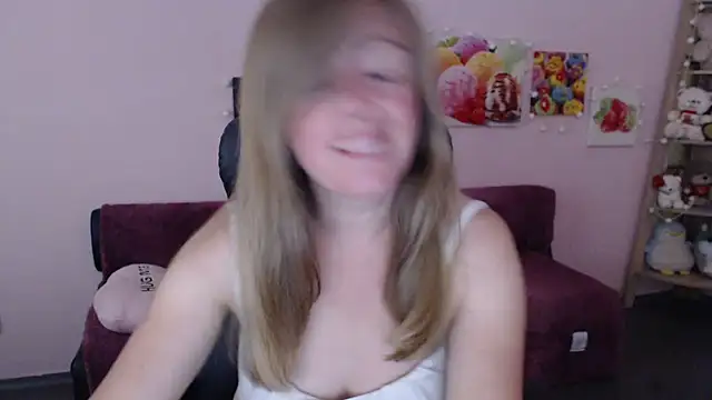 Snapshot of Hot_Milady chatting on June 2026 07:33:01 AM Hot Milady online show from June 2026 07:33:01 AM