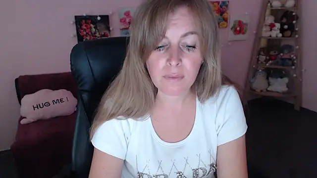 Snapshot of Hot_Milady chatting on July 2026 06:49:02 AM Hot Milady online show from July 2026 06:49:02 AM