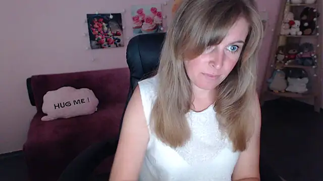 Snapshot of Hot_Milady chatting on July 2026 07:15:02 AM Hot Milady online show from July 2026 07:15:02 AM