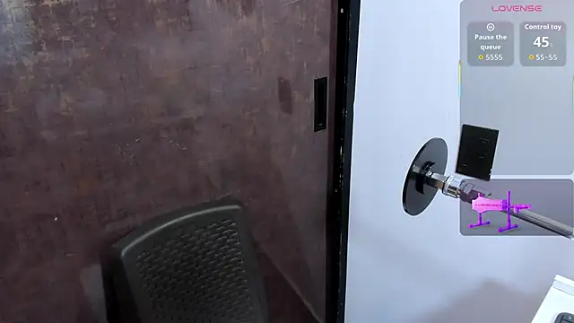 Snapshot of klhoe_boobs chatting on October 2025 03:38:01 AM klhoe boobs online show from October 2025 03:38:01 AM