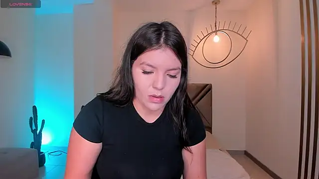 Snapshot of ValeriaRoldanX chatting on May 2026 11:14:01 AM ValeriaRoldanX online show from May 2026 11:14:01 AM