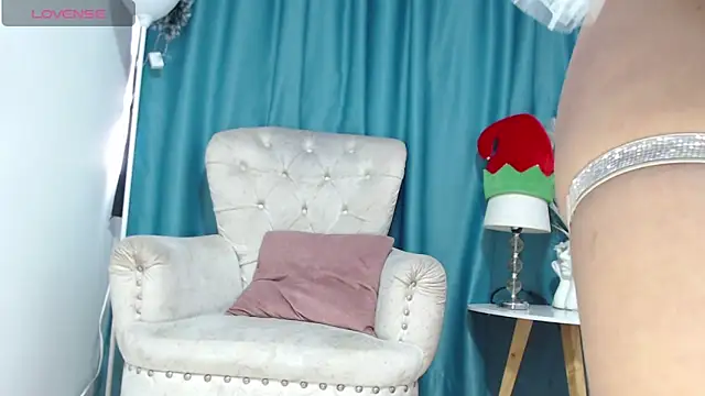 Snapshot of salome_Queenx chatting on December 2024 12:44:02 PM salome Queenx online show from December 2024 12:44:02 PM