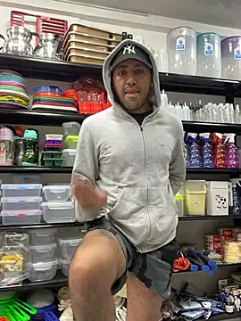 JuanZapata33 online show from February 2026 09:18:02 PM