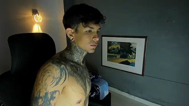 Travistanner 28 online show from December 2025 04:43:01 AM