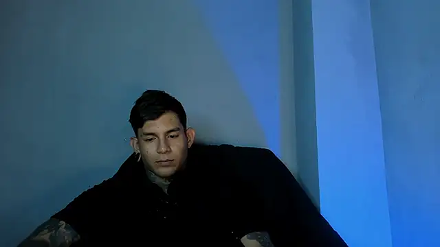 Snapshot of Travistanner_28 chatting on June 2026 01:39:01 AM Travistanner 28 online show from June 2026 01:39:01 AM