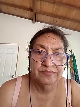 Snapshot of florecita69 chatting on October 2025 02:35:01 PM florecita69 online show from October 2025 02:35:01 PM