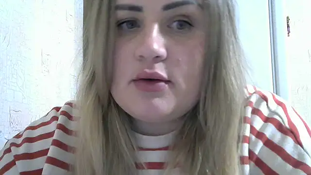 Snapshot of Honeydew-Waves chatting on May 2026 06:02:02 PM Honeydew-Waves online show from May 2026 06:02:02 PM