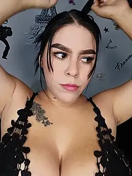 Snapshot of BigTits_Kitty chatting on June 2026 11:42:01 AM BigTits Kitty online show from June 2026 11:42:01 AM