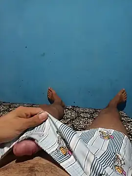 Snapshot of 1995eduardo chatting on February 2025 01:38:01 AM 1995eduardo online show from February 2025 01:38:01 AM