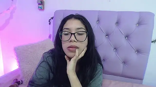 Snapshot of AmberJeong chatting on January 2025 12:37:01 AM AmberJeong online show from January 2025 12:37:01 AM