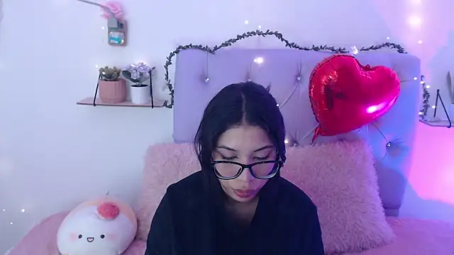 Snapshot of AmberJeong chatting on February 2025 12:31:02 AM AmberJeong online show from February 2025 12:31:02 AM