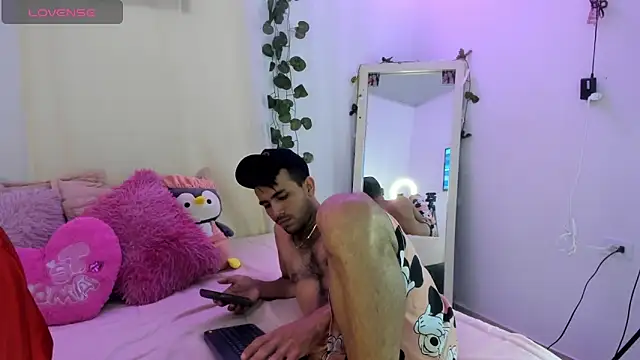 catalina and roger online show from October 2025 12:05:02 PM