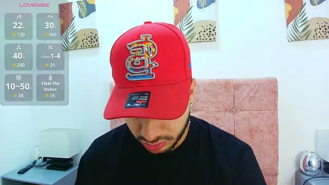 Amadeo Wild online show from November 2025 01:54:02 PM