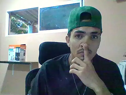 Snapshot of jeremy_scott chatting on October 2025 10:14:02 PM jeremy scott online show from October 2025 10:14:02 PM