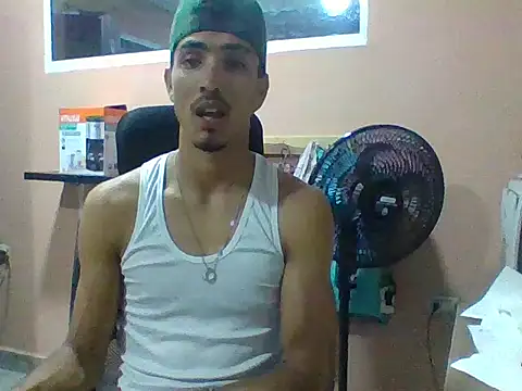 Snapshot of jeremy_scott chatting on October 2025 01:52:02 AM jeremy scott online show from October 2025 01:52:02 AM