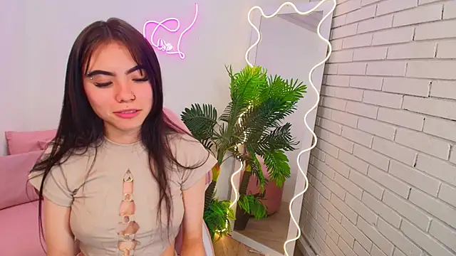 Snapshot of Roxanne_tay chatting on December 2024 09:41:01 AM Roxanne tay online show from December 2024 09:41:01 AM