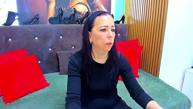 LauraSin online show from April 2026 03:24:01 AM