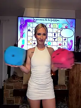 lola tentatiion online show from January 2026 08:03:01 PM