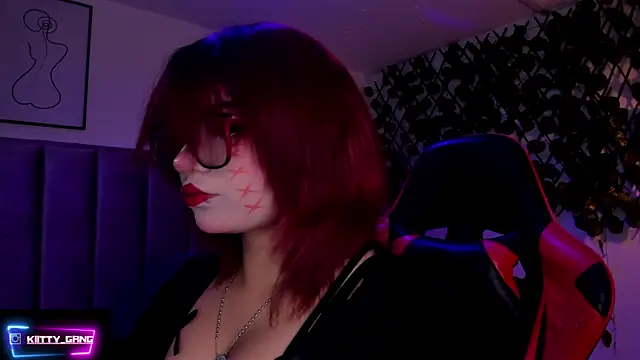 Kitty Gang online show from November 2025 01:33:02 AM