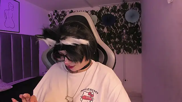 Kitty Gang online show from April 2026 07:45:01 AM