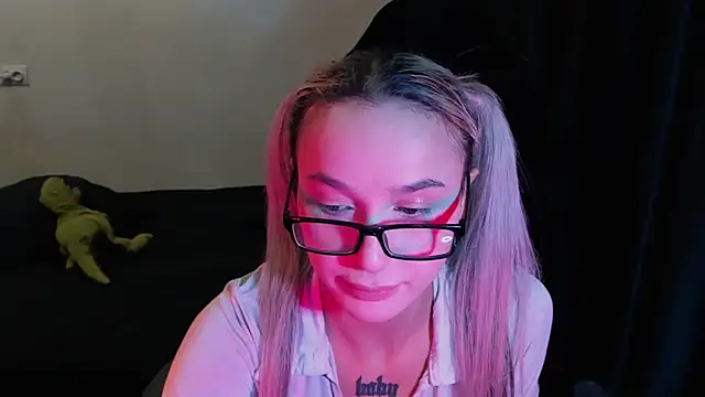 MilaAsh online show from February 2026 05:37:01 AM