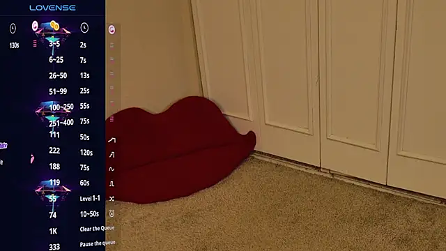 cherrysaturn online show from September 2025 10:41:01 AM