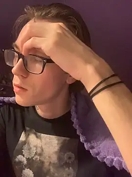 Snapshot of Alex17am chatting on December 2025 12:15:02 AM Alex17am online show from December 2025 12:15:02 AM