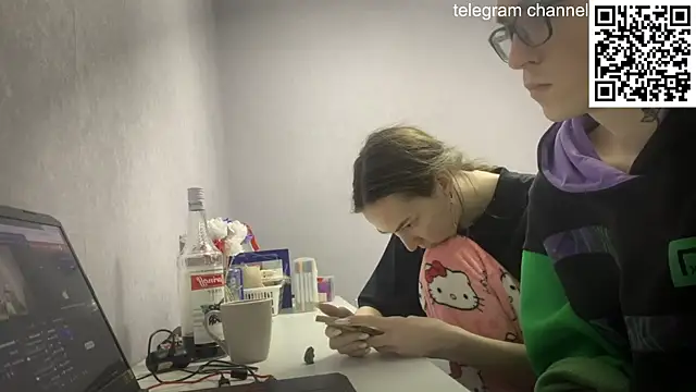 Snapshot of Alex17am chatting on December 2025 01:38:02 PM Alex17am online show from December 2025 01:38:02 PM